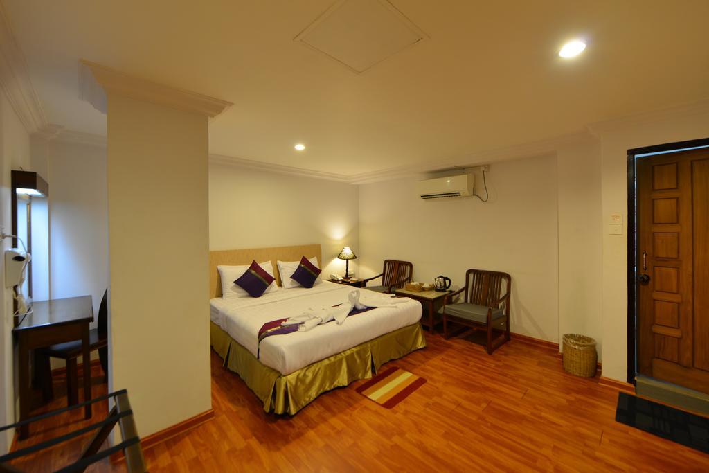 Hotel K Янгон Екстериор снимка