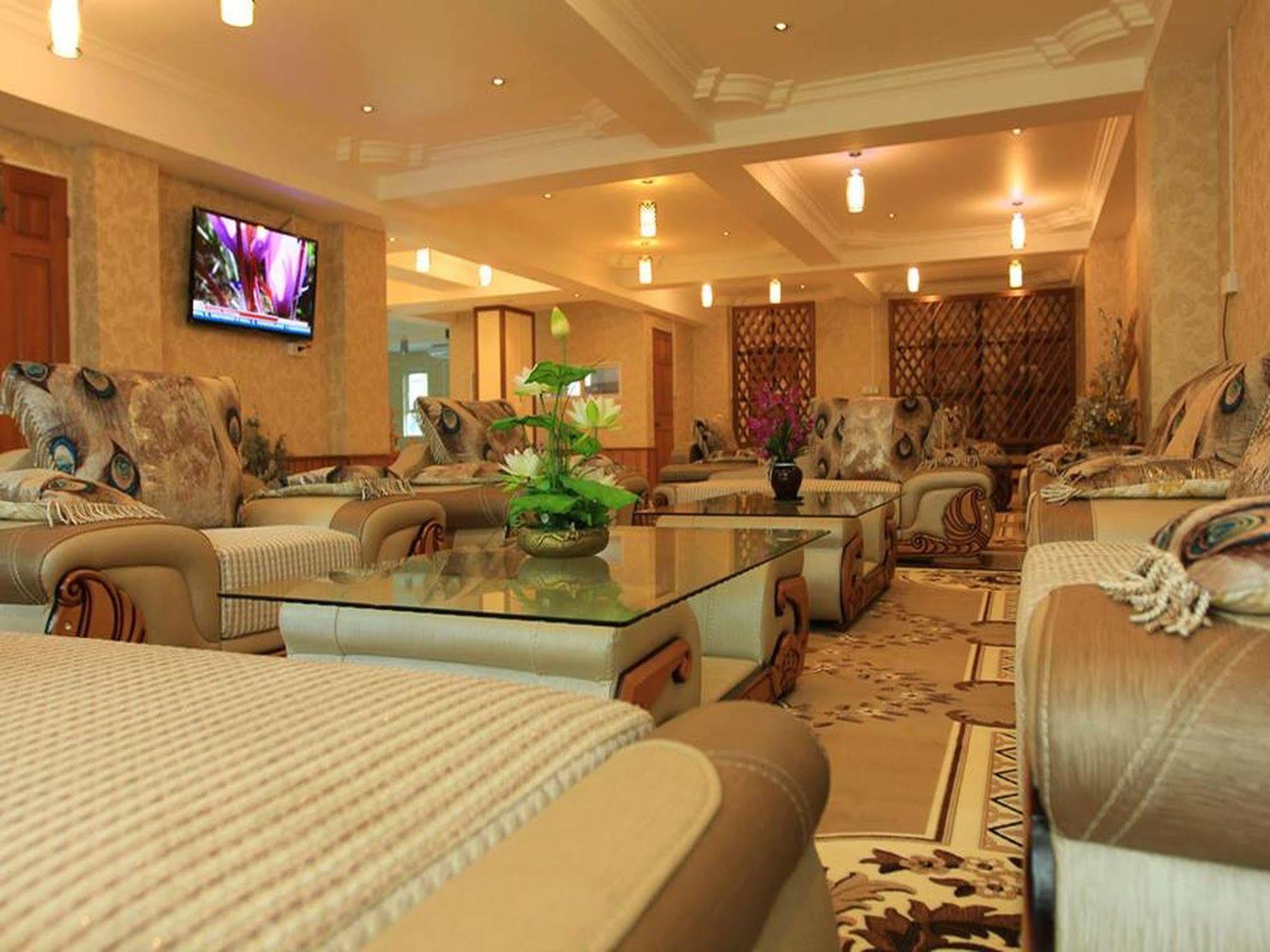 Hotel K Янгон Екстериор снимка