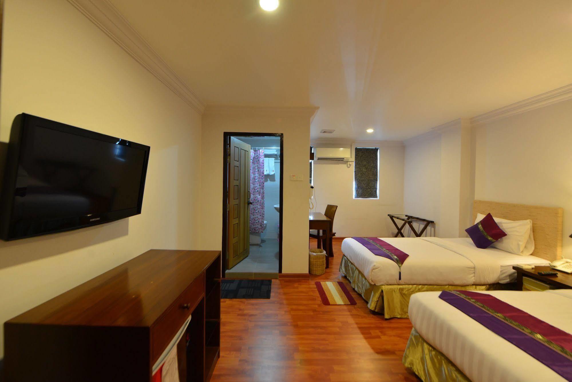 Hotel K Янгон Екстериор снимка